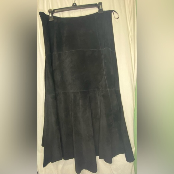 Cabi suede leather black skirt, size 8 - Picture 4 of 11